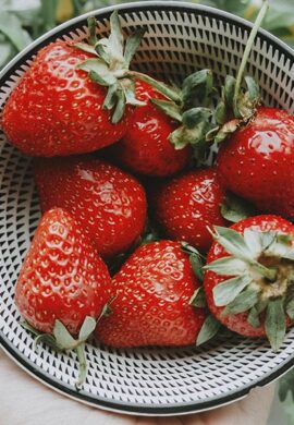 A SPASSO TRA LE FRAGOLINE