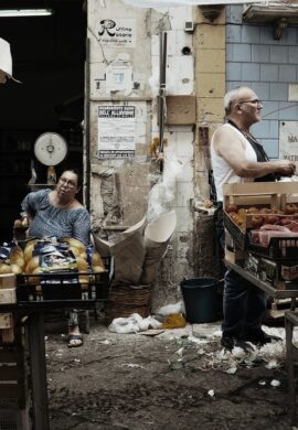 “SI VUCIA, S’ABBANNIA, BALLARO’ E’ MAGIA.”