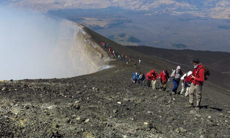 ON THE EDGE OF THE CRATER – TEDTRIP